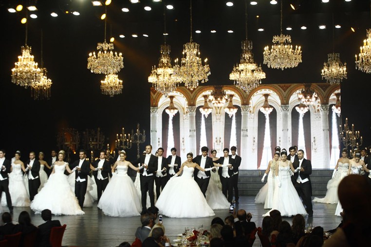Bal des Debutantes 2012 